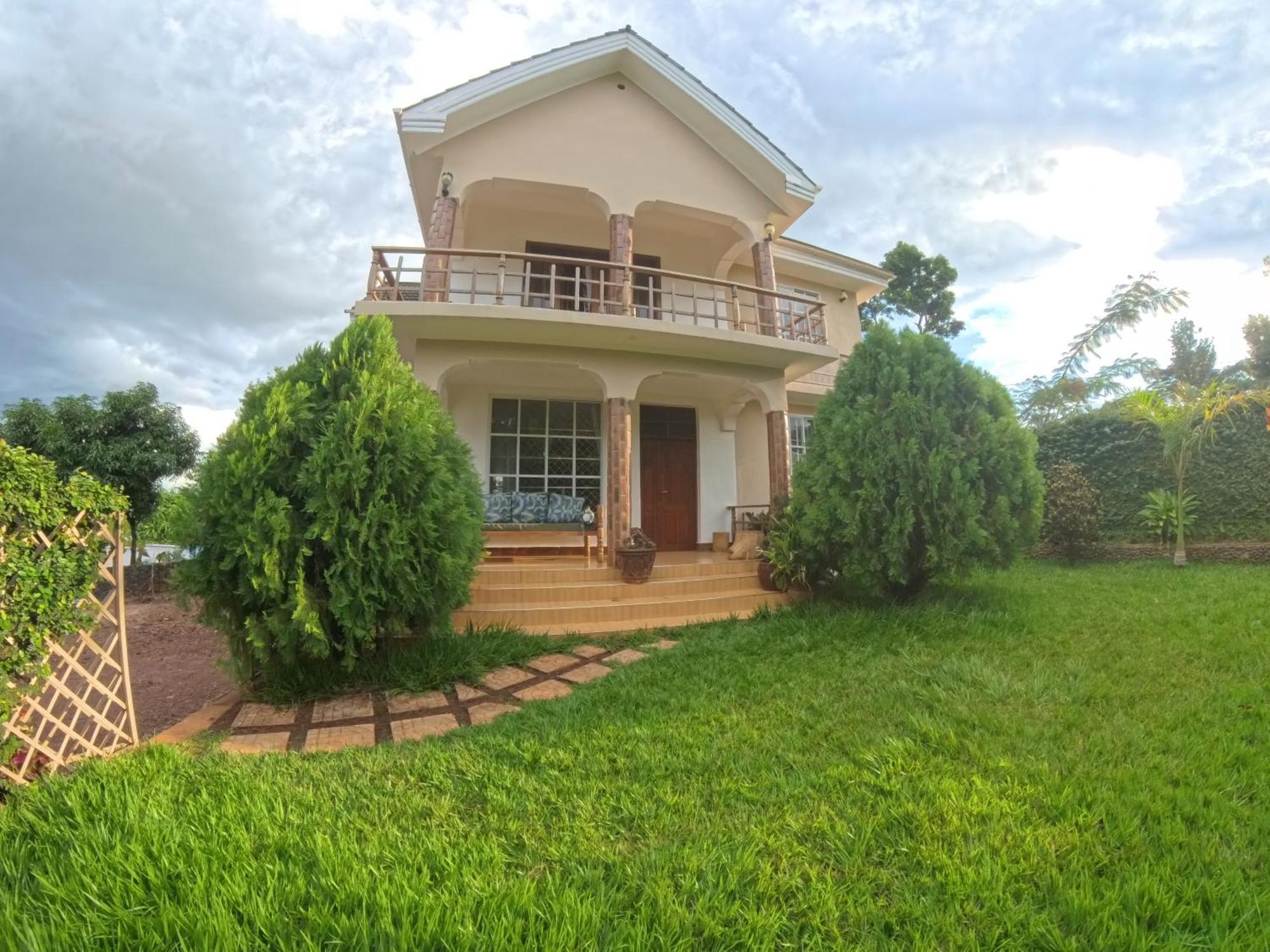Kilimanjaro Accommodation Msaranga Екстер'єр фото