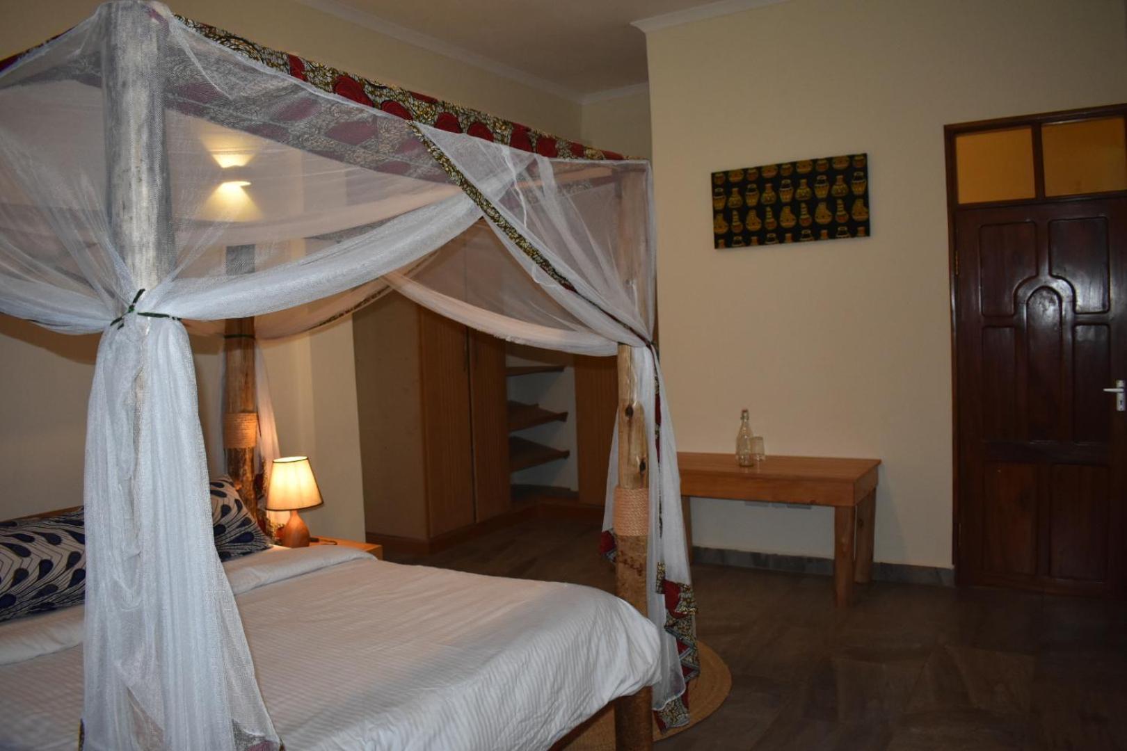 Kilimanjaro Accommodation Msaranga Екстер'єр фото